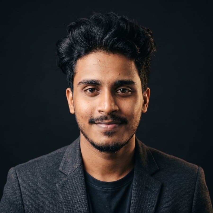 Portrait of Kaveesha Induwara Mallawaarachchi, Founder & CEO of LocaleFrame